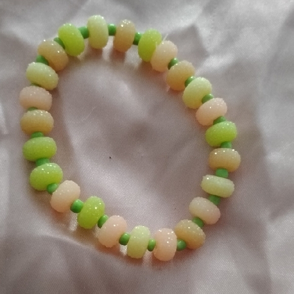Pastel Beaded Bracelet - Picture 1 of 1